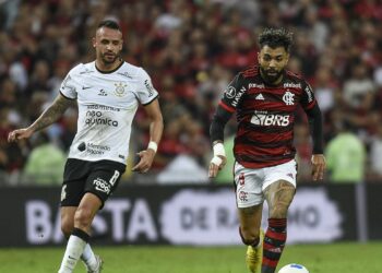 Corinthians e Flamengo começam a decidir hoje quem vai levantar o título da Copa do Brasil