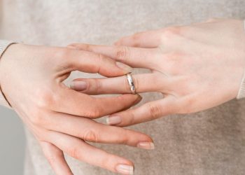 Mulher diz marido a trocou pela filha: ‘os filhos deles são meus netos’