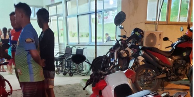 Bandido se passa por passageiro e esfaqueia mototaxista no Amazonas