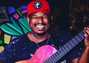 Pagodeiro morre com tiro na cabeça ao urinar em muro de praça