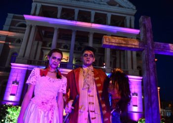 Teatro Amazonas recebe espetáculos gratuitos para celebrar o Dia das Bruxas