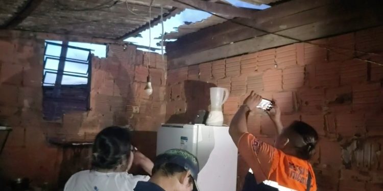 Menina de 12 anos morre atingida por raio no interior do Amazonas