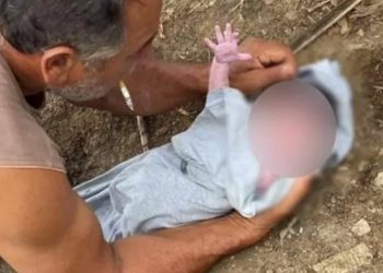 Pescadores salvam recém-nascida jogado no rio dentro de mochila: “eu chorei”