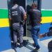 Pai é preso por levar o próprio filho de 8 anos para cometer furtos no Amazonas