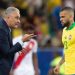 Tite convoca Daniel Alves aos 39 anos e diz que o jogador está pronto para liderar Seleção