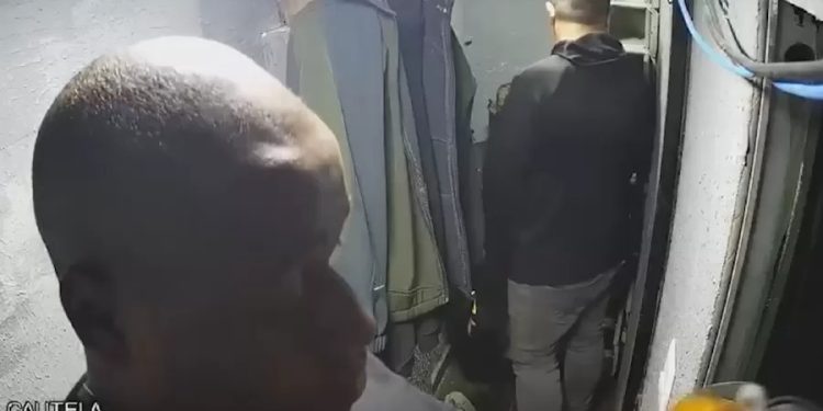 Policial mata parceiro com tiro acidental em boate; veja o vídeo