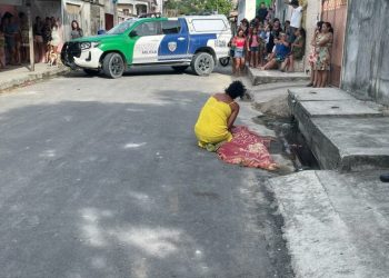Jovem é executado com sobrinho no colo no Jorge Texas