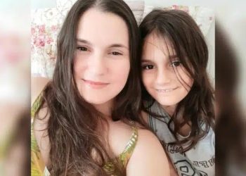 Mãe de menina morta em ataque à escola escreve carta emocionante: ‘não sei como seguir’