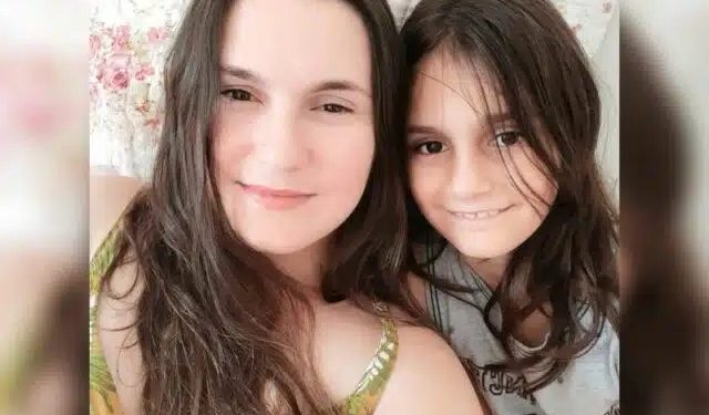 Mãe de menina morta em ataque à escola escreve carta emocionante: ‘não sei como seguir’