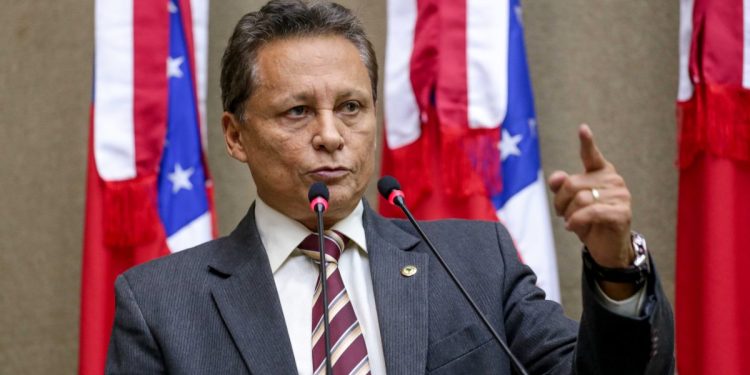 Aleam: Com Adjuto Afonso, já são 10 parlamentares que apoiam reeleição de Roberto Cidade