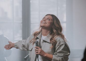 Ano Novo Cristão 2022 é anunciado pelo prefeito David Almeida e Aline Barros é uma das atrações