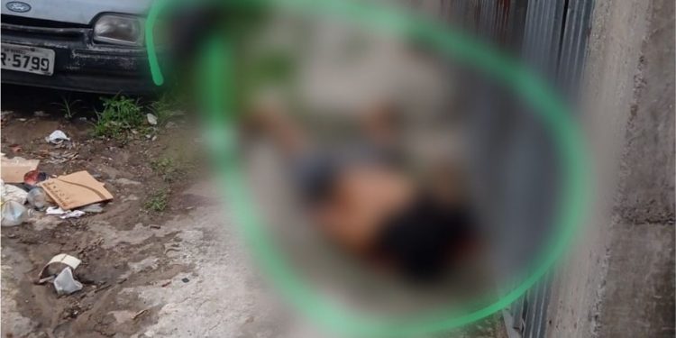Corpo é encontrado jogado em calçada na Zona Norte de Manaus