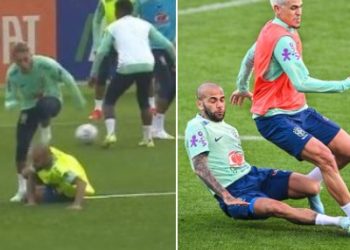 Daniel Alves se empolga em lance agressivo e quase lesiona Pedro em treino; assista