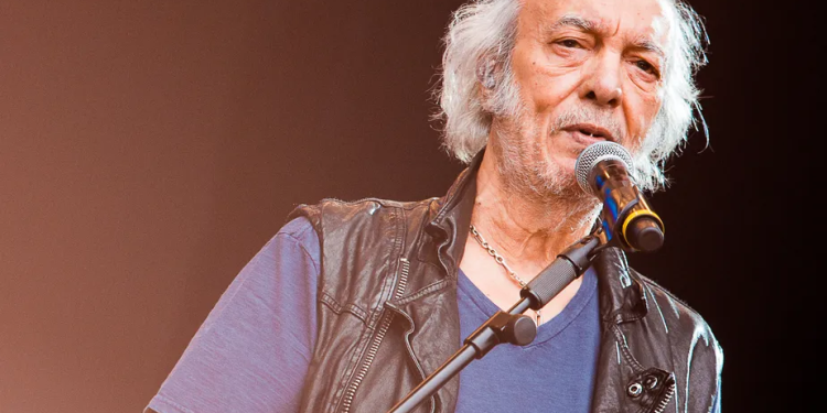 Cantor e compositor Erasmo Carlos morre aos 81 anos após nova internação