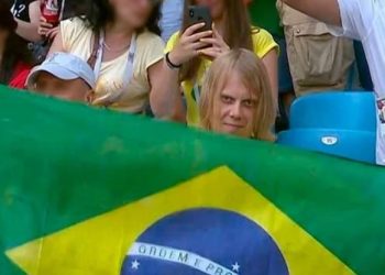 ‘Psicopata do Hexa’ reaparece na torcida pelo Brasil na Copa