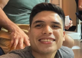 Jovem de 20 anos sai de casa, é visto pela Ponta Negra e desaparece