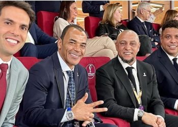 Kaká posta foto dos ‘pentas torcendo pelo hexa’ no Catar