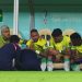 Médico da seleção diz que Neymar sofreu entorse no tornozelo direito e fica fora de treino