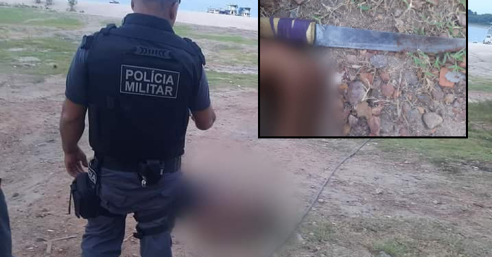 Homem é encontrado morto a facadas em praia e com a arma do crime ao lado do corpo no AM