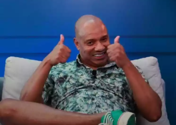 Anderson, do Molejo, diz que namorada ‘entra em tudo que é buraco’ nele; vídeo