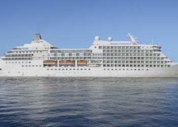 Primeiro navio da Temporada de Cruzeiros chega a Manaus com 1.200 turistas neste domingo