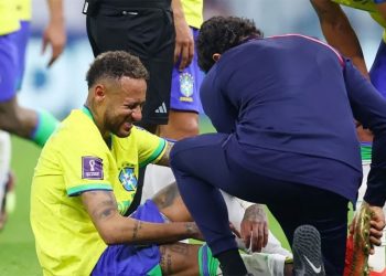 Neymar faz post emocionante e esperançoso: ‘Brasil vai levantar comigo’