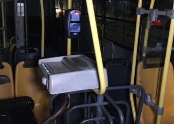 Passageiro é agredido com terçado durante assalto a ônibus em Manaus