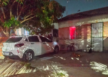 Mulher leva tiro na mão após pistoleiros invadirem casa e matarem o marido no Viver Melhor 2