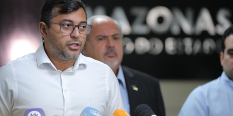 Wilson Lima anuncia datas da segunda parcela do 13º e antecipação do salário de dezembro