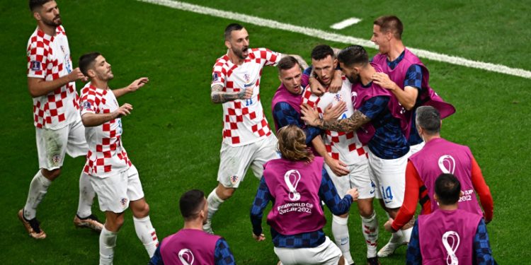 Nos pênaltis, Croácia vence Japão e está classificada para as quartas de final da Copa