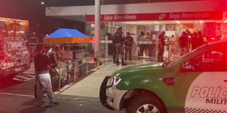 Trio mascarado e armado invade DB da Cidade Nova e assalto termina em tiros