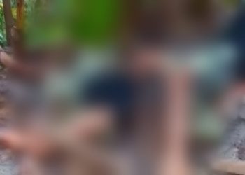 Homem tem o braço e as pernas quebradas após passar por ‘Tribunal do Crime’ por roubar; vídeo