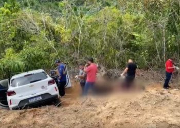Vídeo: Quarto corpo é encontrado pela polícia dentro de porta-malas de carro na AM-010