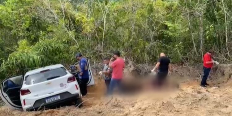 Vídeo: Quarto corpo é encontrado pela polícia dentro de porta-malas de carro na AM-010