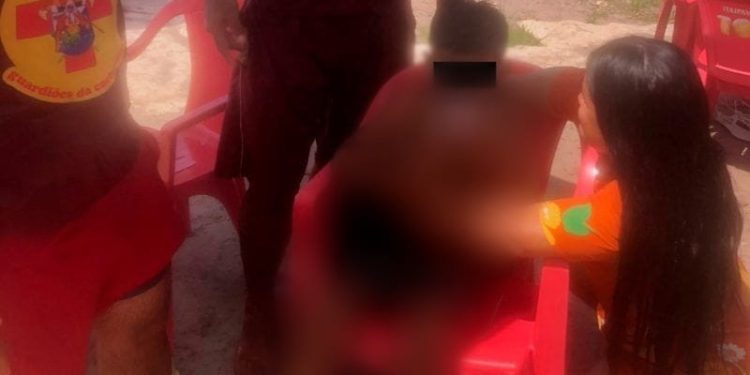 Guarda-vidas salva menino de 6 anos que se afogava de rio em comunidade na AM-070