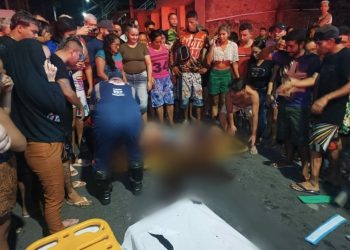 Vídeo: ‘Justiceiro’ acaba com tentativa de assalto na Zona Leste de Manaus e dupla é baleada