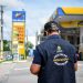 Postos de combustíveis são fiscalizados após aumento repentino de preço na gasolina em Manaus