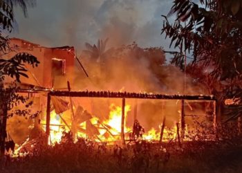 Casa no interior do Amazonas pega fogo; supostamente o incêndio foi criminoso