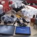 Dupla é presa ao tentar sair de condomínio carregando malas com pertences de moradores em Manaus