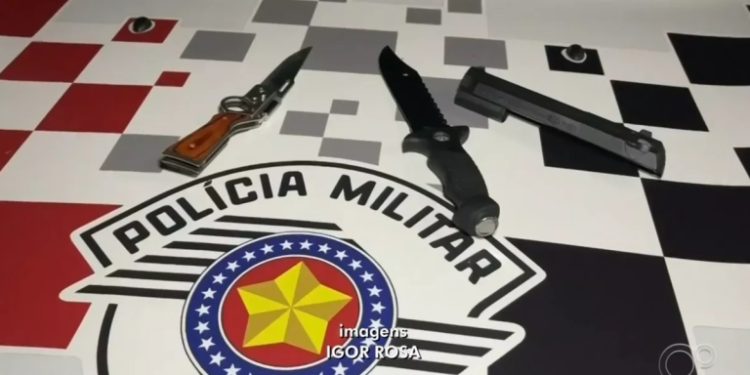 Homem é preso após invadir escola e esfaquear professoras