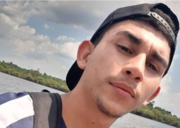 Jovem morre ao atravessar cruzamento de moto em Manaus