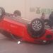 Carro capota na zona Oeste de Manaus; veja vídeo