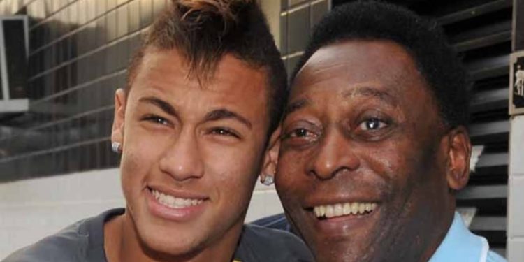 Pelé ‘transformou o futebol em arte’, diz Neymar em homenagem nas redes sociais