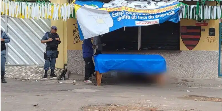Rapaz que seria filho de médica é morto com tiros no meio da cabeça em área do tráfico no Alvorada