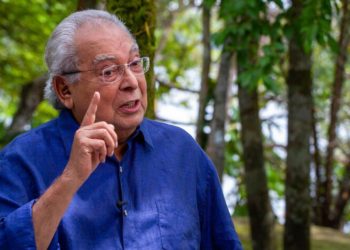 Amazonino Mendes recebe alta após 13 dias internado em São Paulo