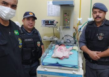 Recém-nascido é encontrado abandonado na estrada de Iranduba no Amazonas