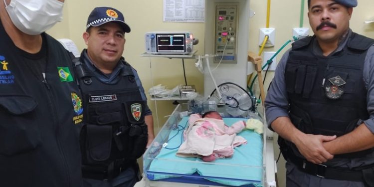 Recém-nascido é encontrado abandonado na estrada de Iranduba no Amazonas