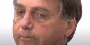 Durante evento em Brasília, Bolsonaro se emociona e chora; veja vídeo