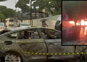Vídeo: Durante a chuva em Manaus, mulheres batem carro e quase morrem carbonizadas