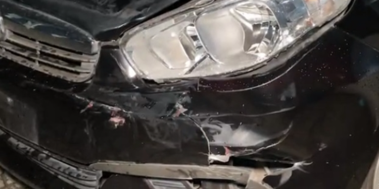 Desesperado, motorista se joga do próprio carro em movimento para escapar de assaltantes em Manaus